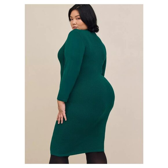 NWT  Green Torrid At The Knee Sweater Gromet Dress Size 3x - Picture 2 of 9
